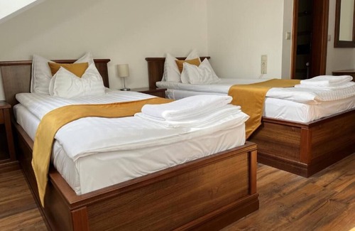 Sarvar Hotel | Hotel Bassiana