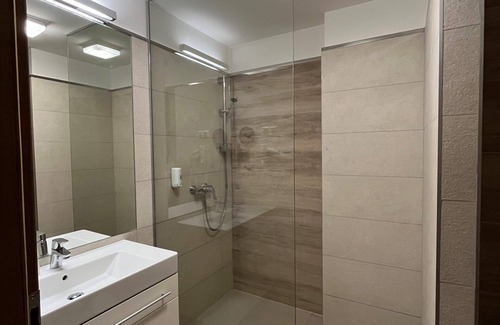 Sarvar Hotel | Hotel Bassiana