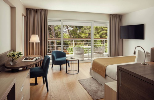 Cove Murtar Hotel | Hotel Bellevue