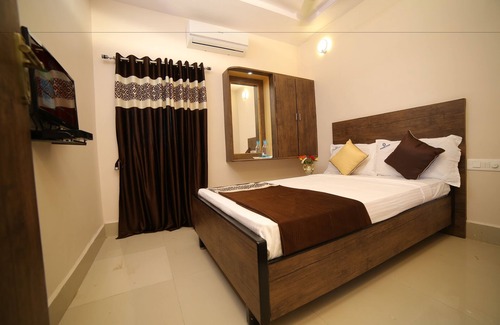 Nidadavolu Hotel | Hotel Bhavani Grand