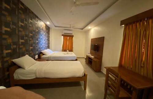 Thiruverumbur Hotel | HOTEL BK SAN