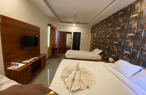 Thiruverumbur Hotel | HOTEL BK SAN
