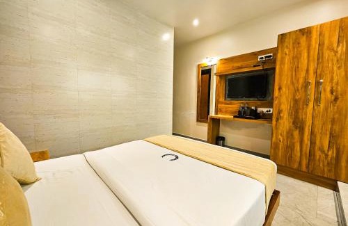 Kalina Hotel | Hotel BKC Prime Near Trade Centre US Embassy, Mumbai