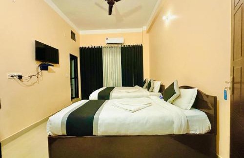 Siddharthanagar Hotel | Hotel Black and White
