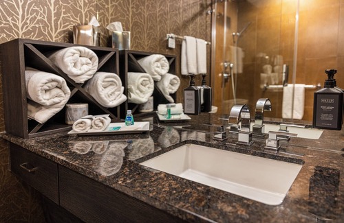 Southeast Calgary Hotel | Hotel Blackfoot