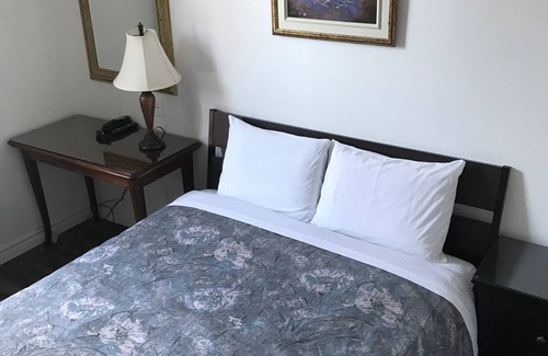 Gay Village Hotel | Hotel Bon Accueil