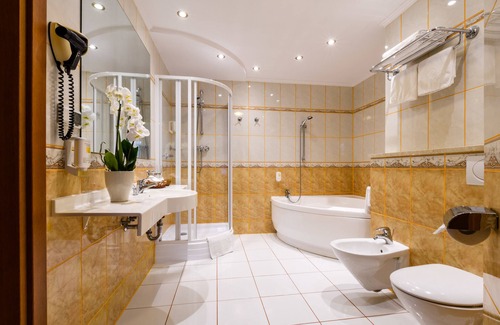 Wawer Hotel | Hotel Boss