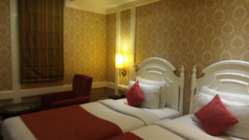 Connaught Place Hotel | Hotel Bright