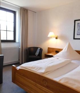 Hoechst im Odenwald Hotel | Hotel Burg Breuberg