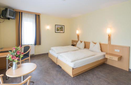 Burg-Reuland Hotel | Hotel Burg Hof