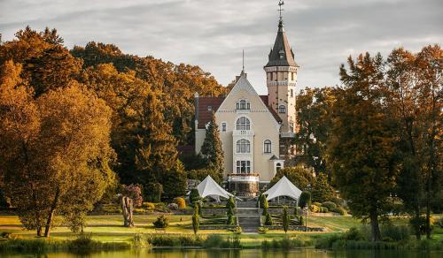 Strzekecino Hotel | Hotel Bursztynowy Pałac