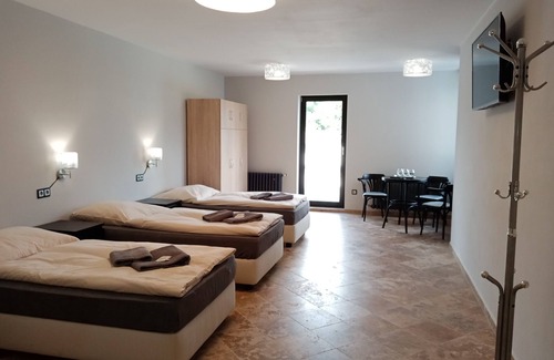 Pisek Hotel | Hotel Cade