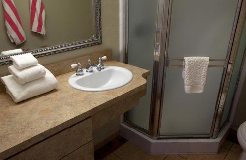 Tahquitz River Estates Hotel | Hotel California