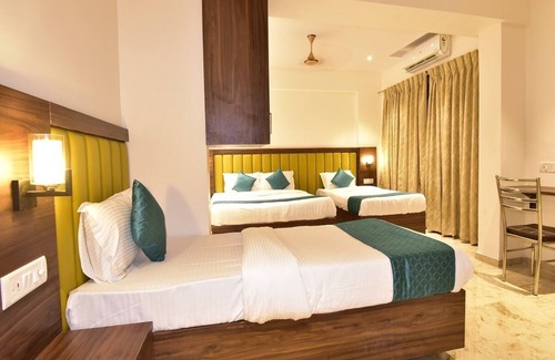 Mumbai Hotel | HOTEL CANDOR AMIGO