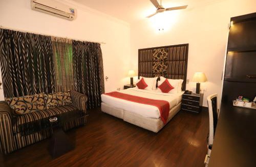 Greater Kailash Hotel | Hotel Capitol Hills - Greater Kailash Delhi