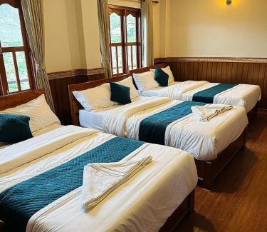 Mustang Hotel | Hotel Caravan