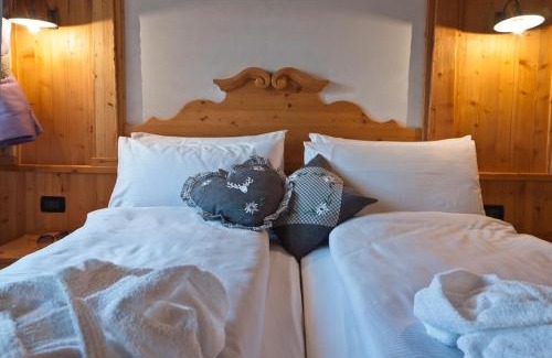 Cogolo Hotel | Hotel Chalet Alpenrose Bio Wellness Naturaktivhotel