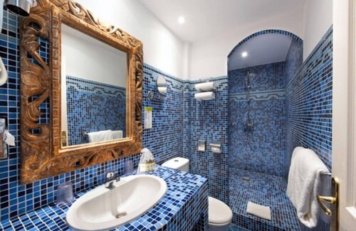 La Croix des Gardes Hotel | Hotel Chateau De La Tour