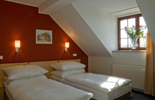 Prague 20 Hotel | Hotel Chvalska Tvrz