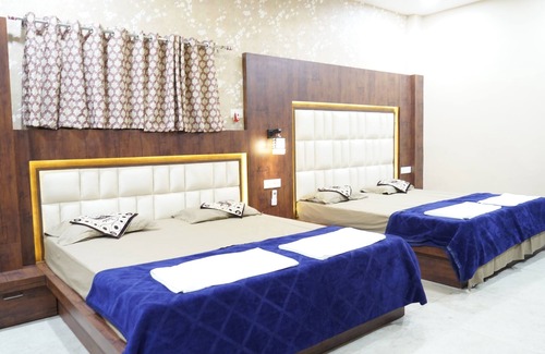 Varanasi Hotel | Hotel CM Palace