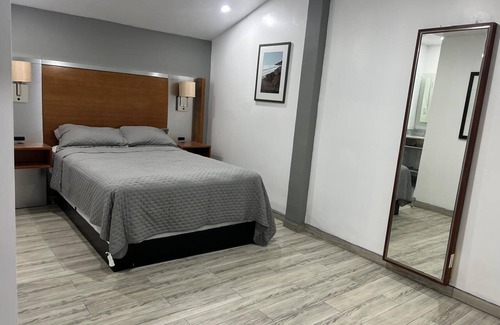 Playas De Tijuana Hotel | Hotel Colonial Inn