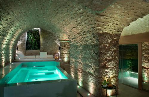 Angerville Hotel | Hotel De France