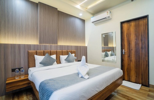 Tonk Road Hotel | Hotel De Grand Dwarka