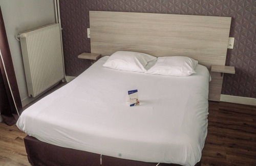 Aunay-sur-Odon Hotel | Hotel De la Place