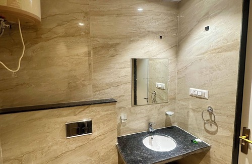 Varanasi Hotel | Hotel Deep Palace