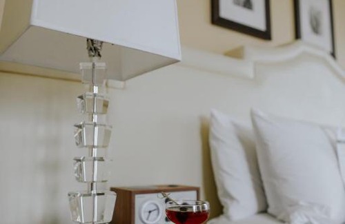 Goose Hollow Hotel | Hotel DeLuxe