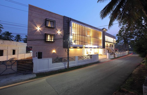 Karunagappally Hotel | HOTEL DIAMOND FORT