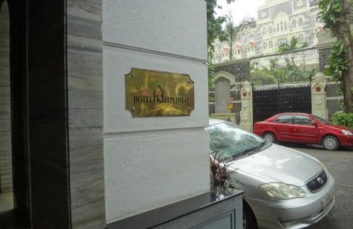 Wellington Pier Hotel | Hotel Diplomat, Colaba
