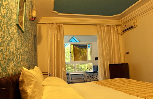 Hammam Chatt Hotel | Hotel Donia