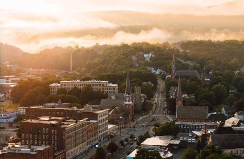 North Adams Hotel | Hotel Downstreet, an Ascend Collection Hotel