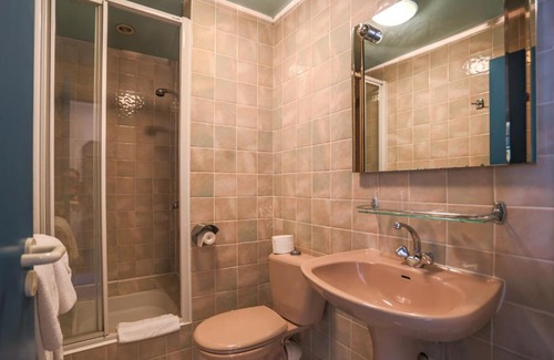 Pouilly-en-Auxois Hotel | Hotel du Commerce