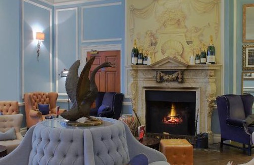 Village Hotel | Hotel du Vin Cannizaro House Wimbledon