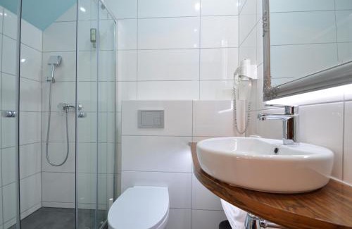 Trzebiatow Hotel | Hotel Dworek nad Regą