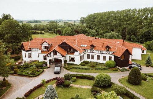Trzebiatow Hotel | Hotel Dworek nad Regą
