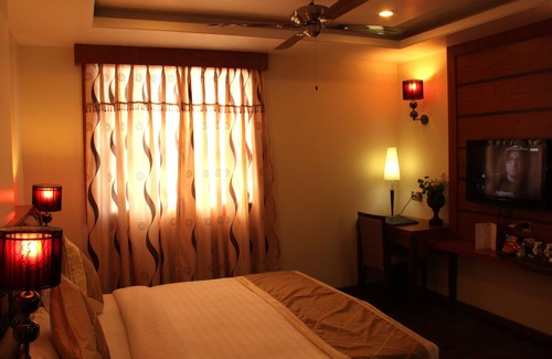 Bilaspur Hotel | Hotel East Park