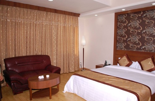 Bilaspur Hotel | Hotel East Park