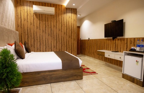 Mohali Hotel | Hotel Eminence