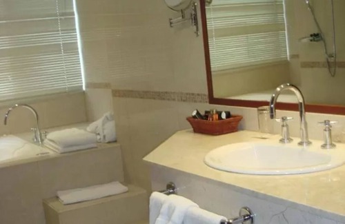 Ambato Hotel | Hotel Emperador