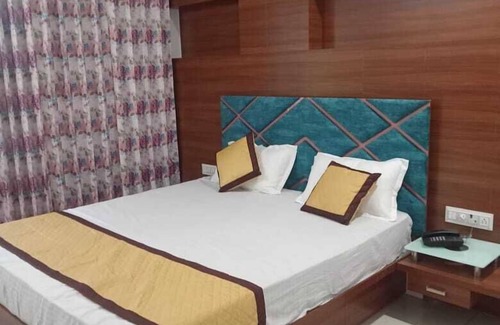Bilimora Hotel | Hotel Empire