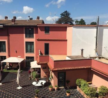 Sannazzaro deʼ Burgondi Hotel | Hotel Eridano