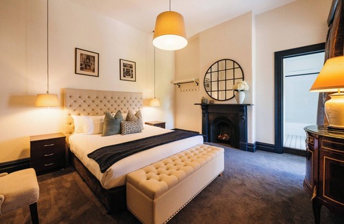 Mount Victoria Bed & Breakfast | Hotel Etico at Mount Victoria Manor
