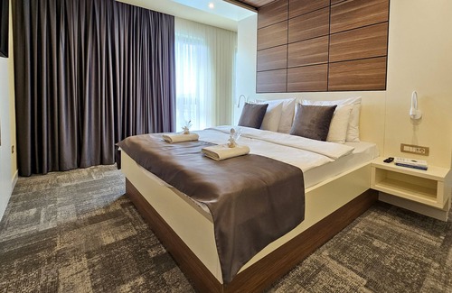 Tuzla Canton Hotel | Hotel ETNA