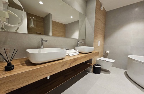 Tuzla Canton Hotel | Hotel ETNA