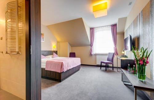 Plewiska Hotel | Hotel Figa