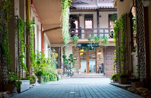 Radauti Hotel | Hotel Galany