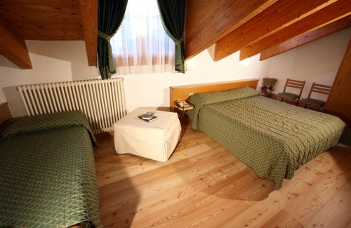 Nembia Hotel | Hotel Garni Lago Nembia
